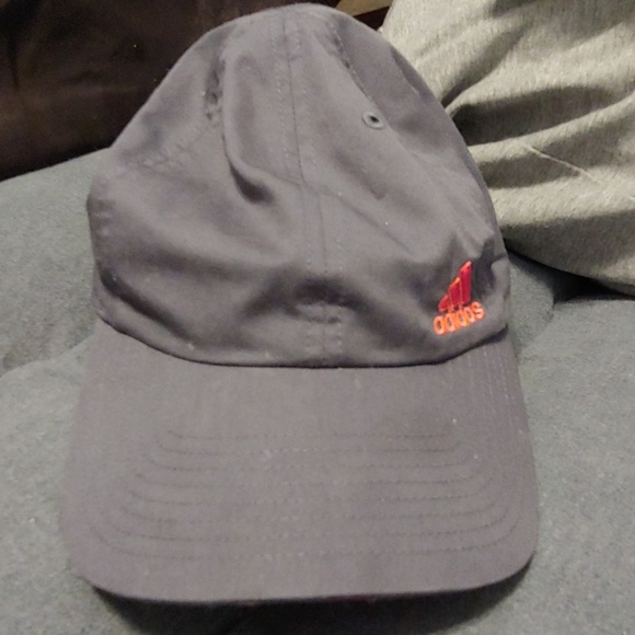Adidas hat - Picture 2 of 3